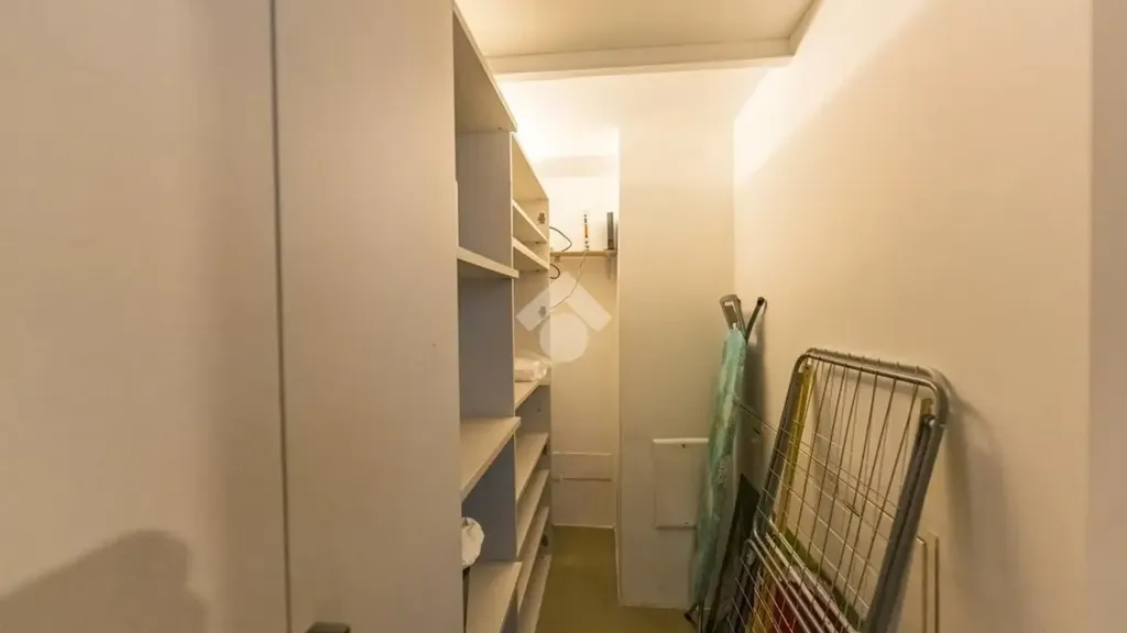 Pièces - Charm Loft with Streetfront Windows in Milan