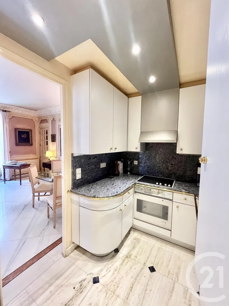 Köök - 4-Piece Parisian Flat with Balcony in Auteuil