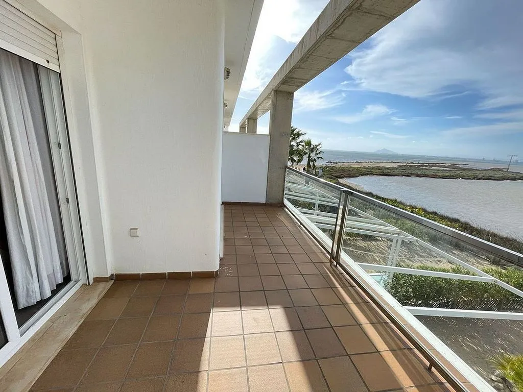 Balcon - Modern Apartment with Sea View in Manga