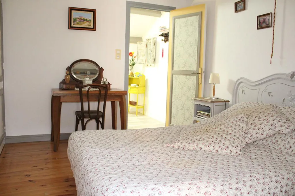 Chambres - Maison avec Terrasse et Garage à Saint-Bonnet-Laval