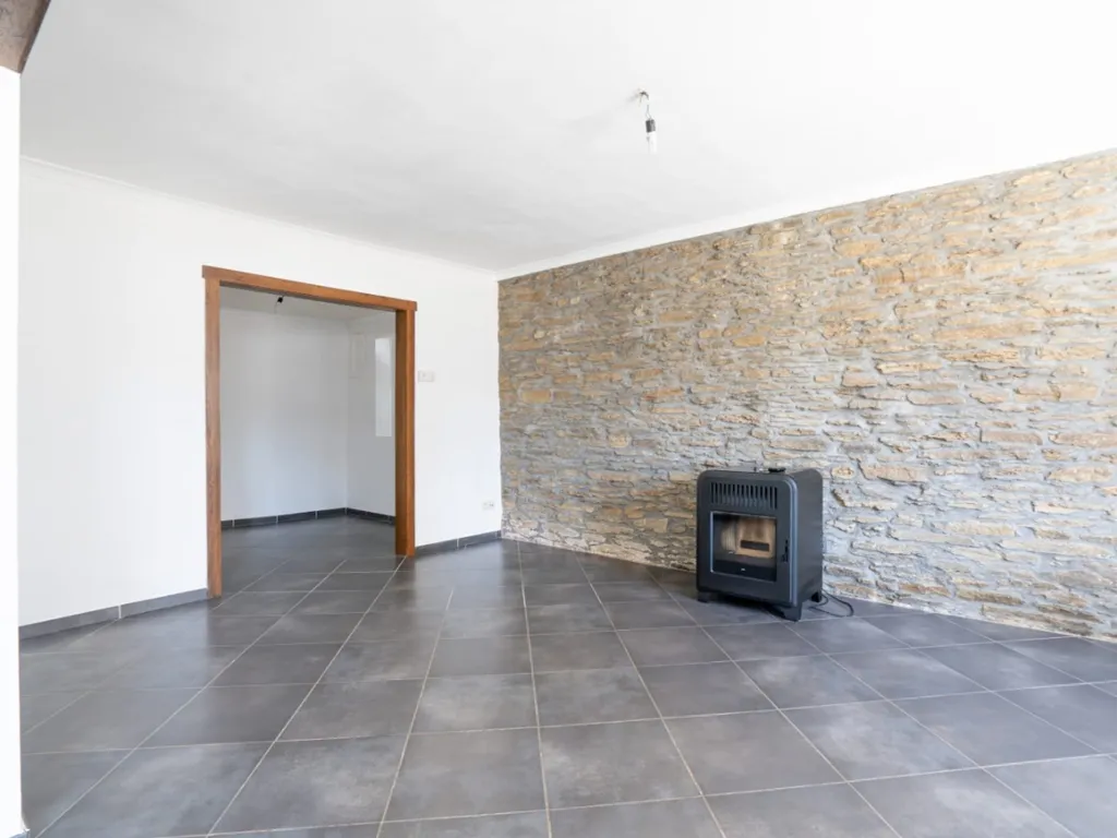 Séjour - Maison Rénovée avec Terrasse au Centre de Corbion