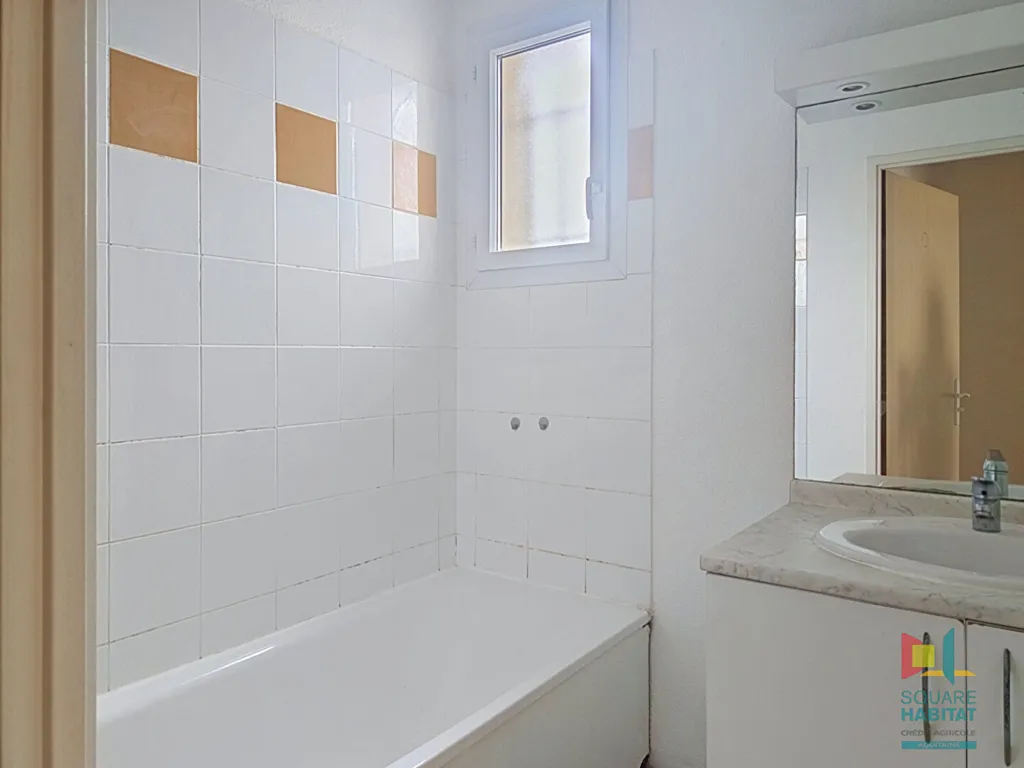 Salles de bain - Appartement rez-de-chaussée avec terrasse à Villeneuve-sur-Lot