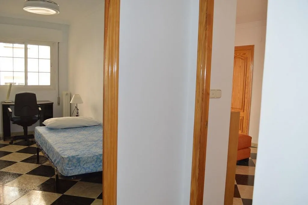 Magamistoad - Amueblated Flat with Balcony in Granada
