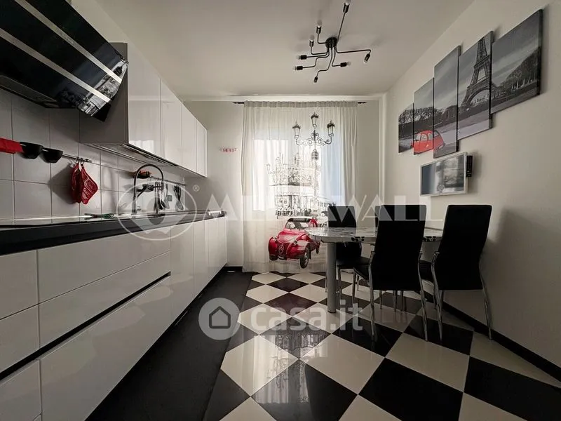 Cuisine - Bifamiliar House with Solar Panels in Aviano