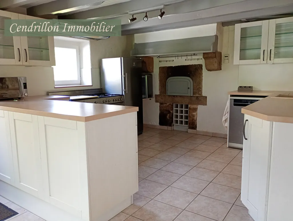 Cuisine - Maison en Pierre avec Dépendances et Jardin à Proximité
