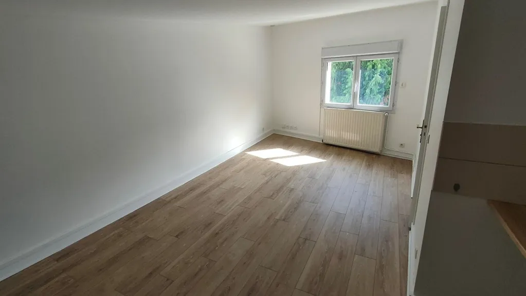 Toad - Studio with Kitchenette in Igny