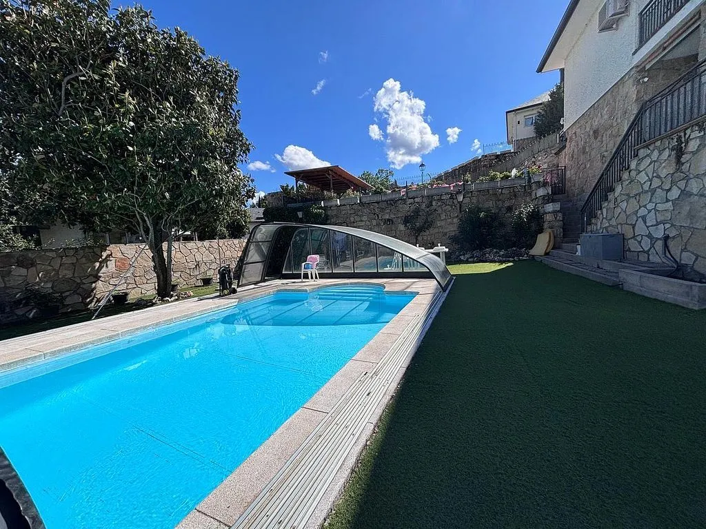 Pool - Chalet with Pool and Terrace in El Boalo