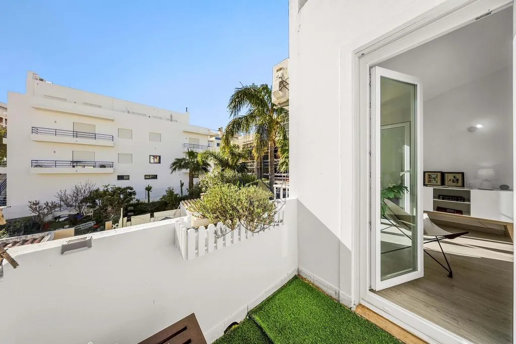 Terrace - 2-Bedroom Villa with Private Garden in Albufeira