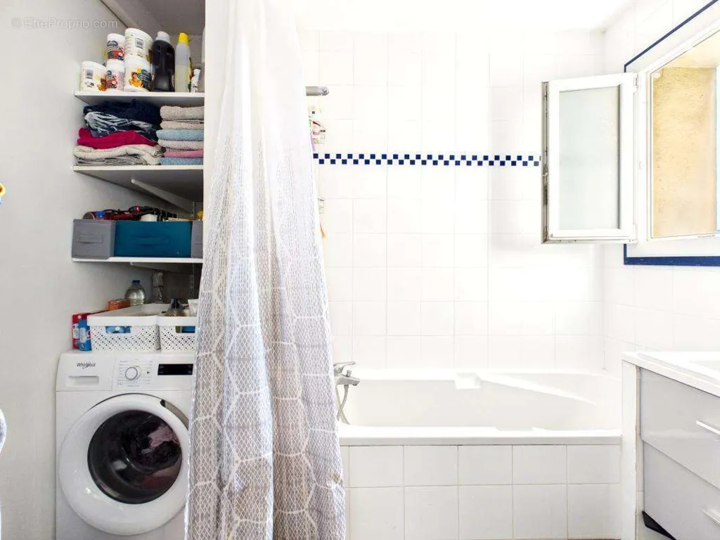 Salles de bain - Appartement T3 avec Balcon au Quartier Châteauvert à Valence