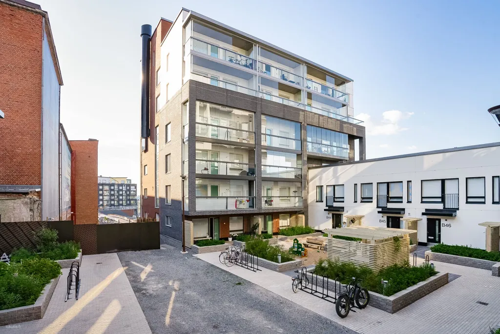 Garden - Studio Apartment with Balcony in Santalahti, Tampere