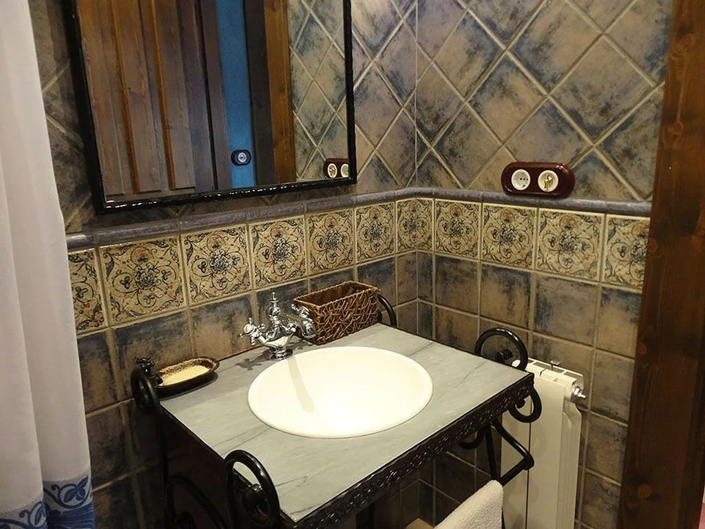 Salles de bain - Adosado with Rustic Decor in Riocavado de la Sierra