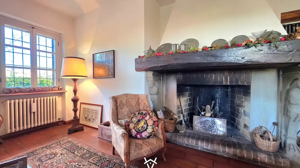 Living Room - Villa with Garden in Novara