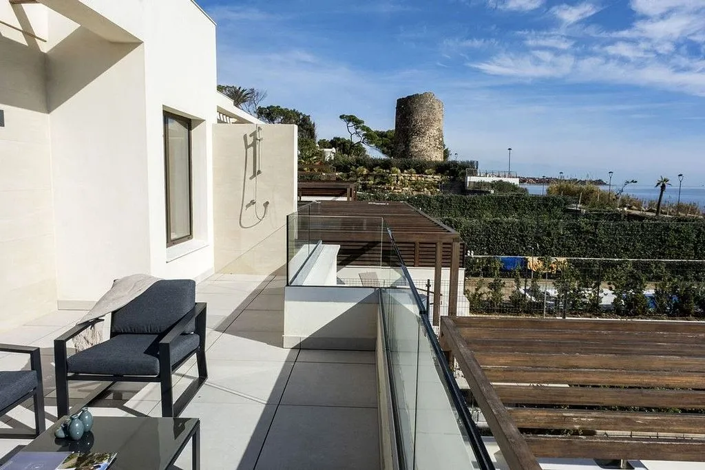 Terrass - Modern Villa with Sea View in Estepona
