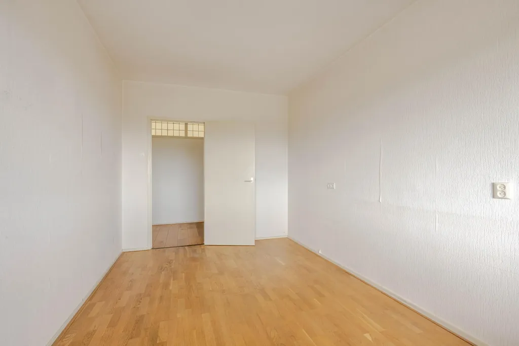 Rooms - 4-Bedroom Flat with Panoramic View in Rotterdam