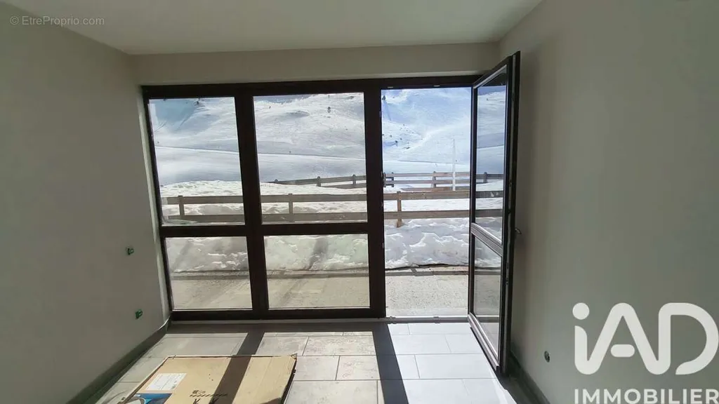Esik - New Flat with Ski View in La Mongie
