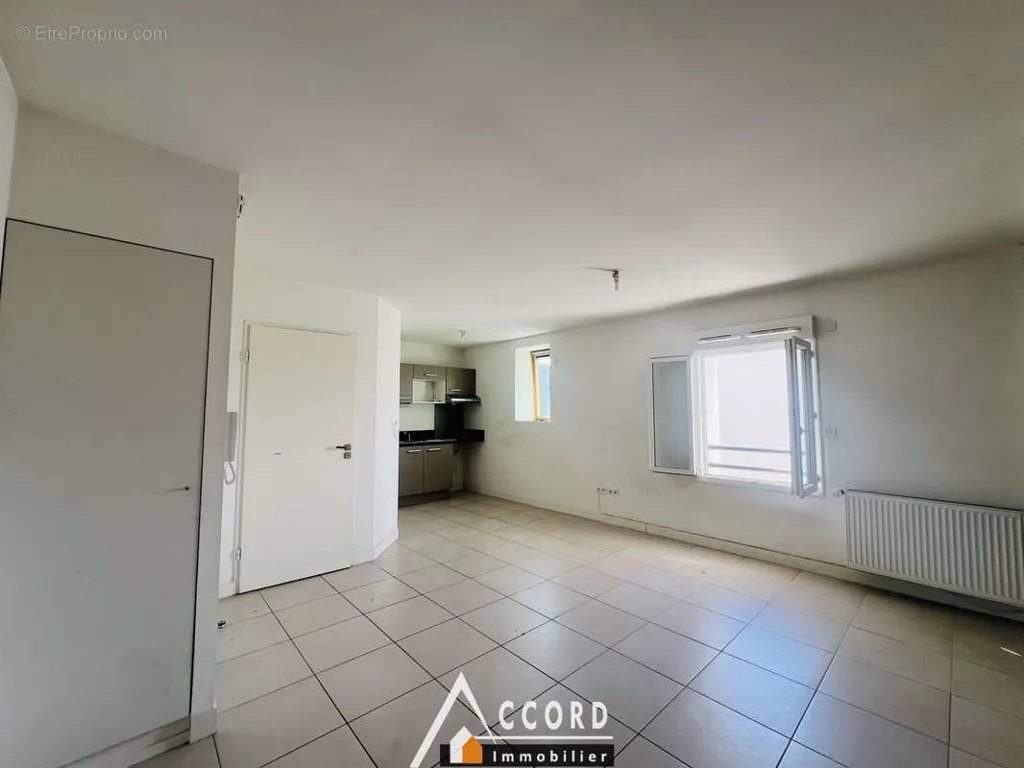 Cuisine - Studio avec Parking dans le Quartier Recherche à Sartroville