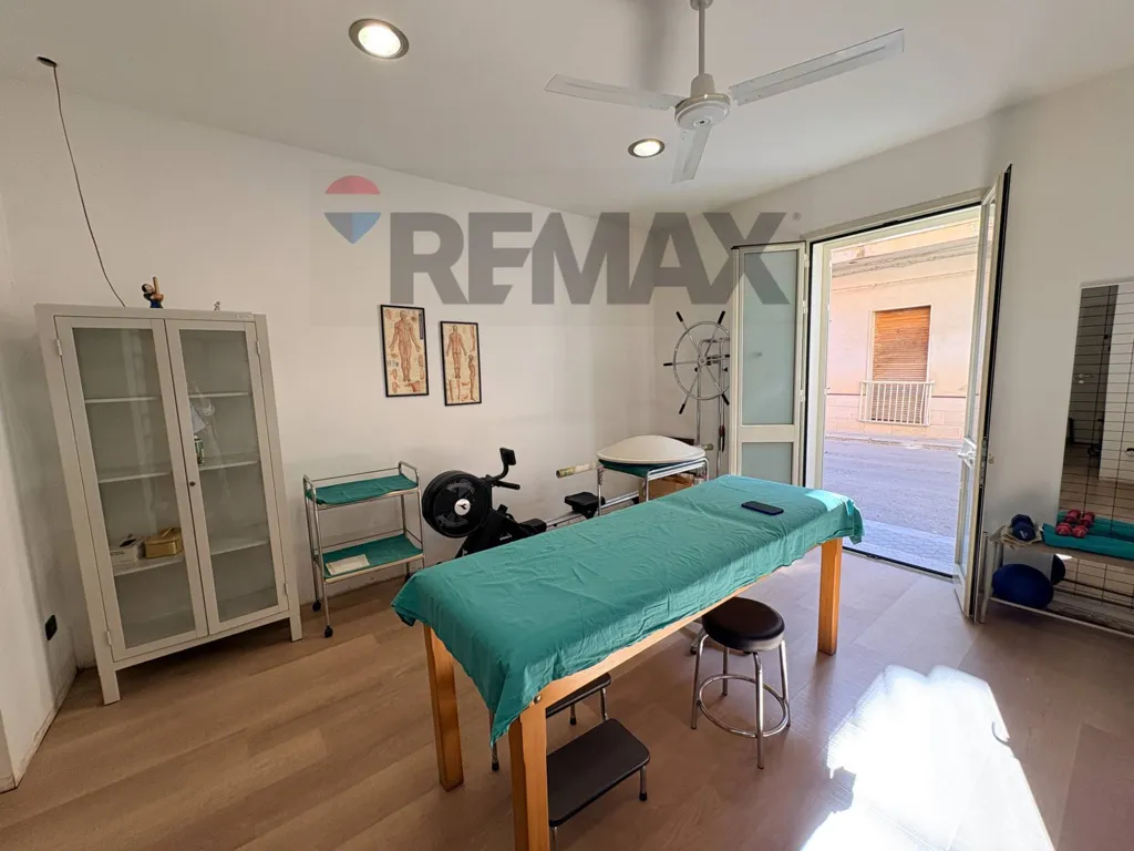 Studio - Professional Studio with Terrace in Comiso