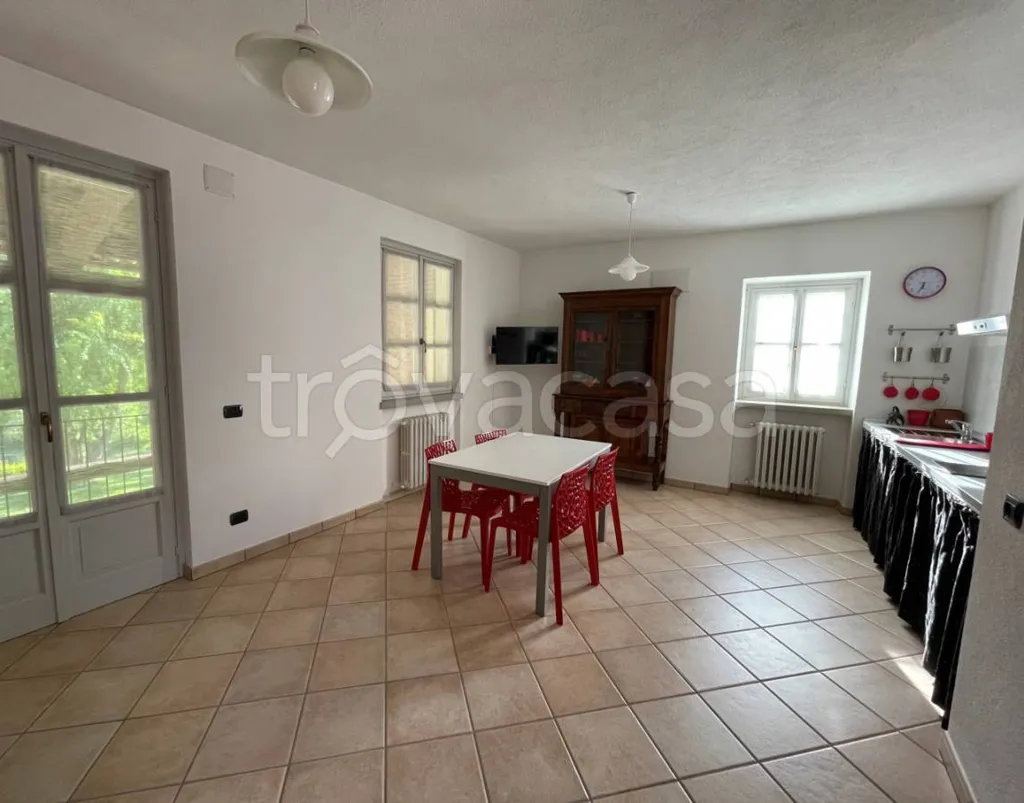 Söögituba - Rustic House with Lake View in Briaglia