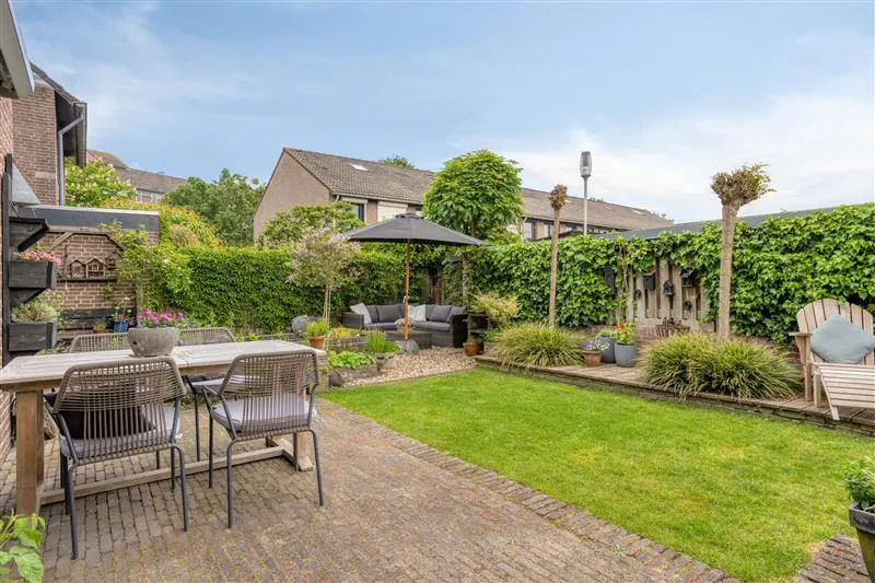 Maison 8 pièces à Breda