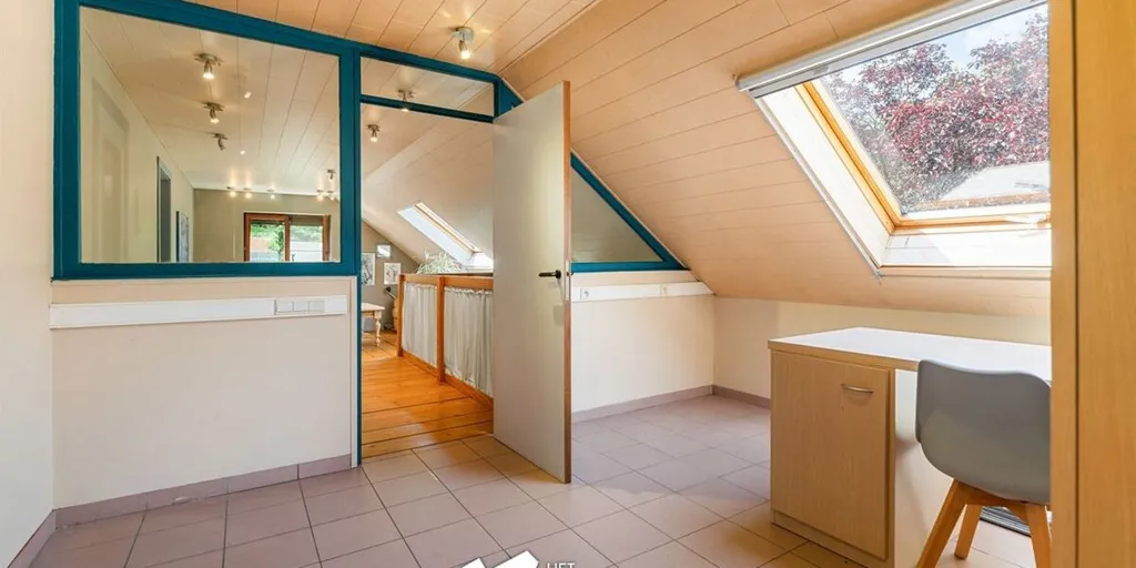 Pièces - Maison avec Atelier sur Terrain de 1372m² à Balen