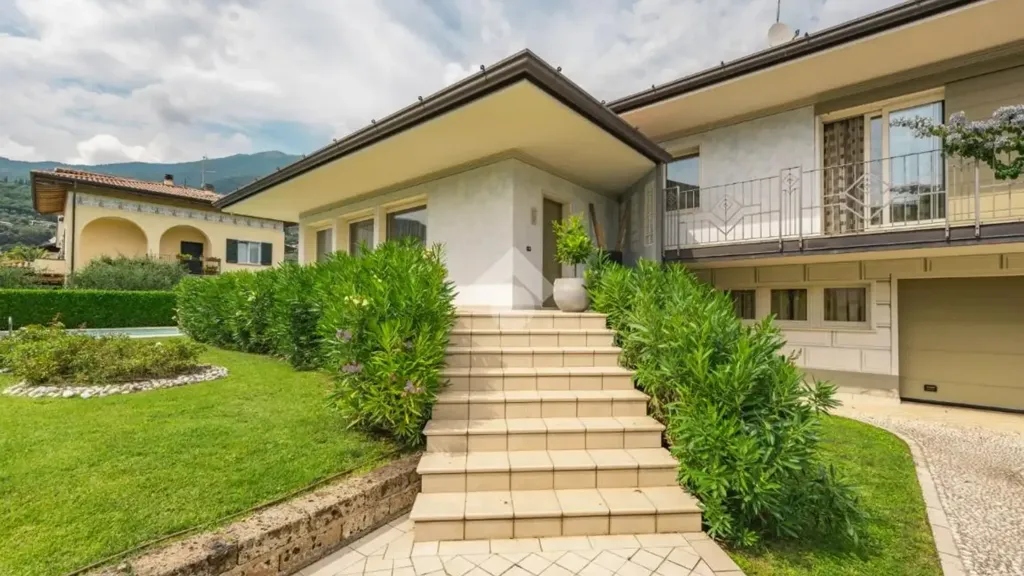 Välivaade - Villa with Pool near Lake Garda