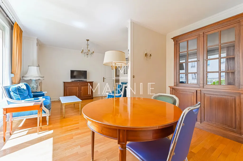 Appartement 4 pièces à Paris 15ème