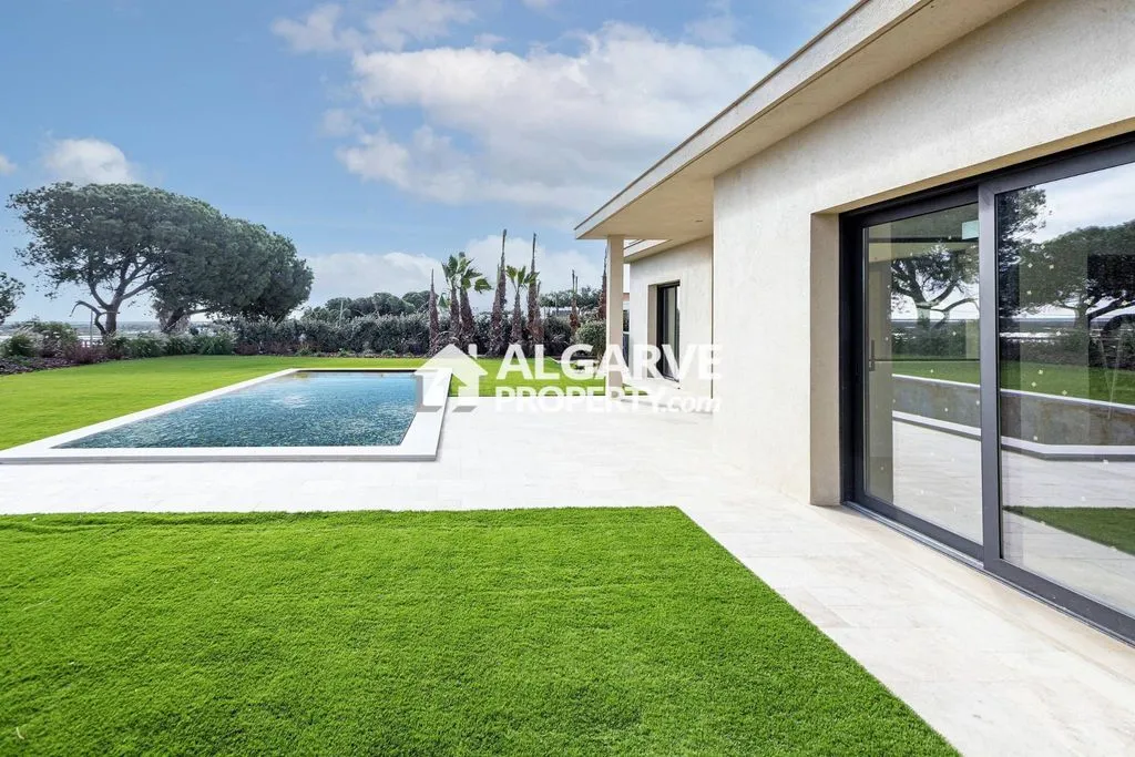 Piscine - Luxury Villa with Pool in Faro, Portugal