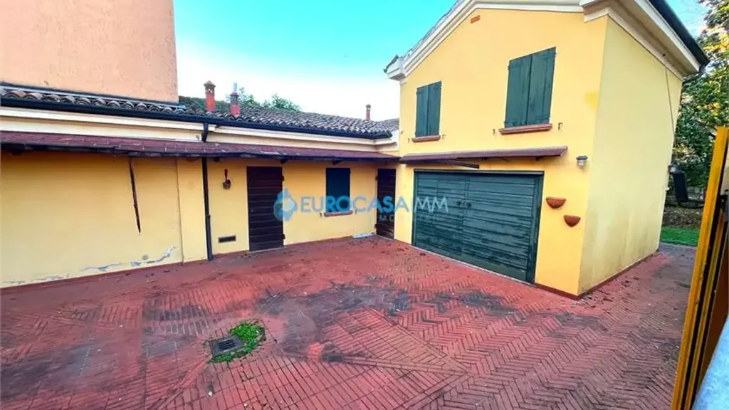 Exterior - Villa with Private Garden in Rolo Historic Centre