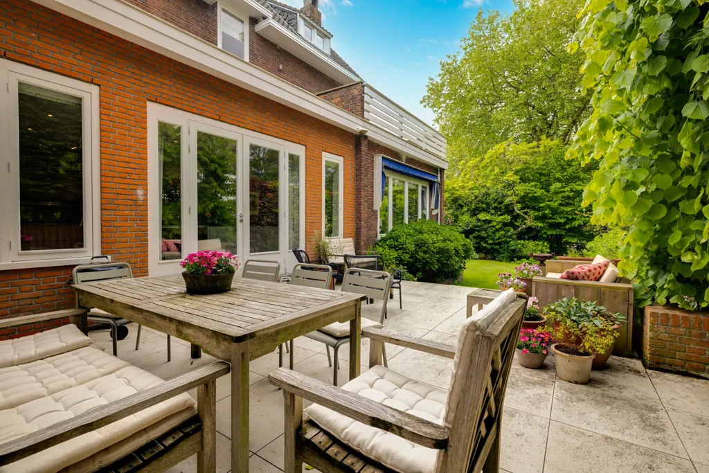Terrace - Villa with Garden in Rotterdam-Kralingen