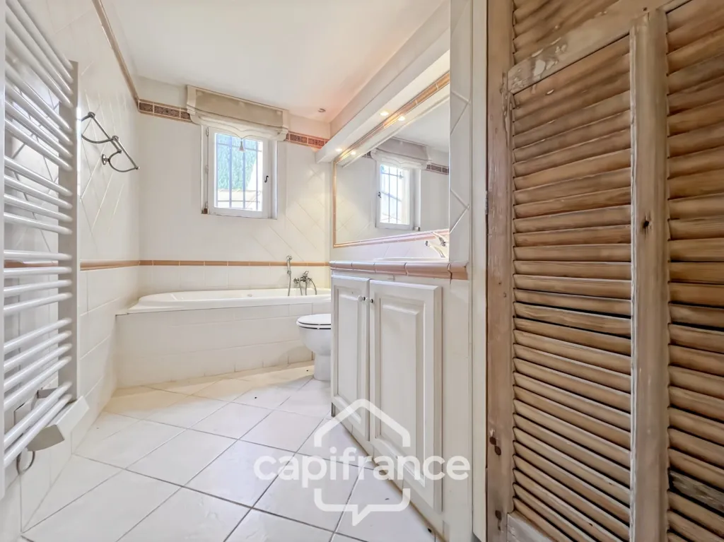 Salles de bain - Villa avec Vue Golf au Domaine de Pont Royal
