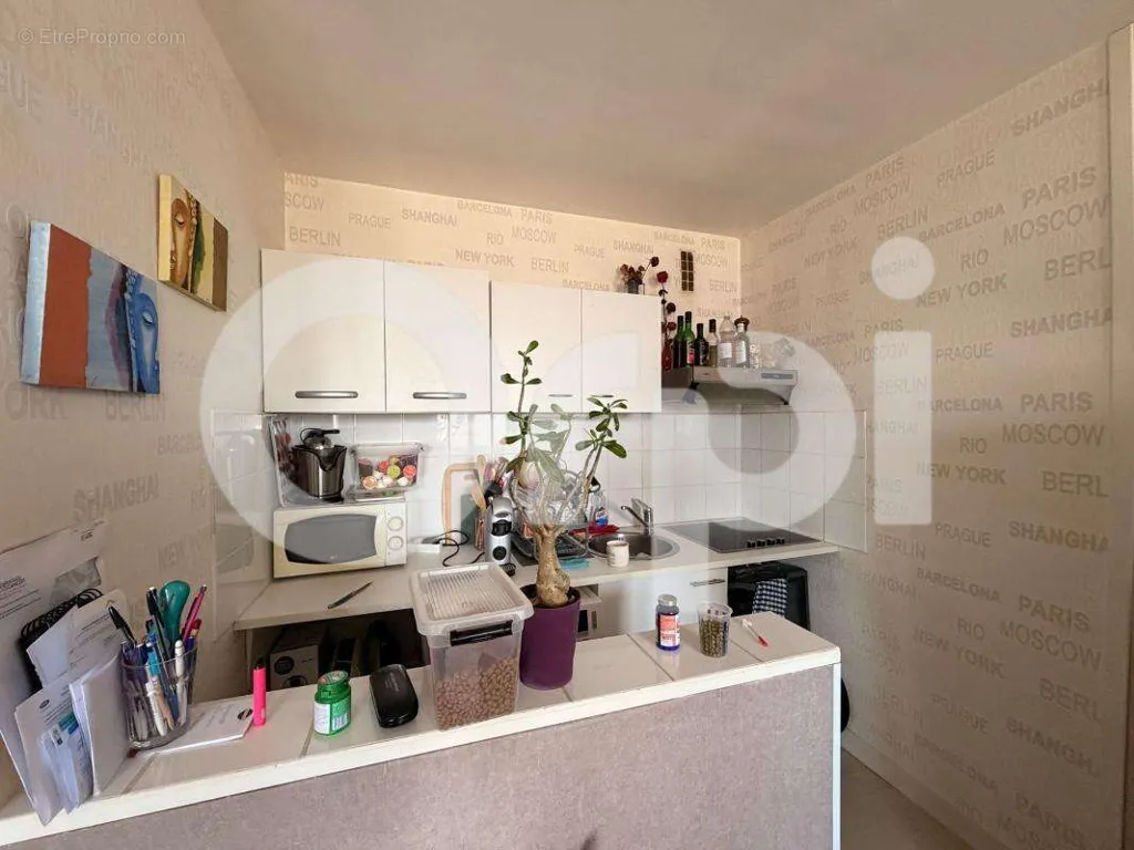 Cuisine - Appartement T2 avec Vue sur Cour au Centre de Compiègne