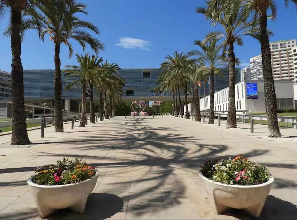 2-Bedroom Apartment with Lift in Benidorm Centre