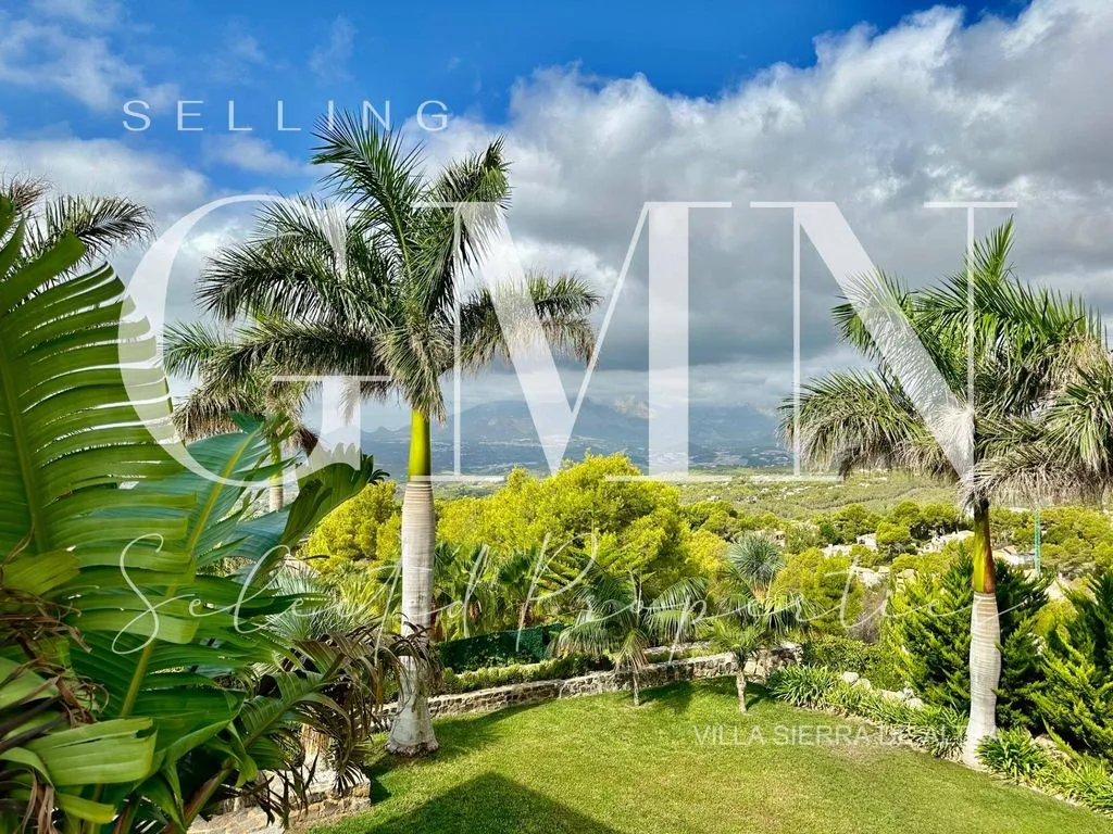Garden - Luxury Villa with Sea View in Altea