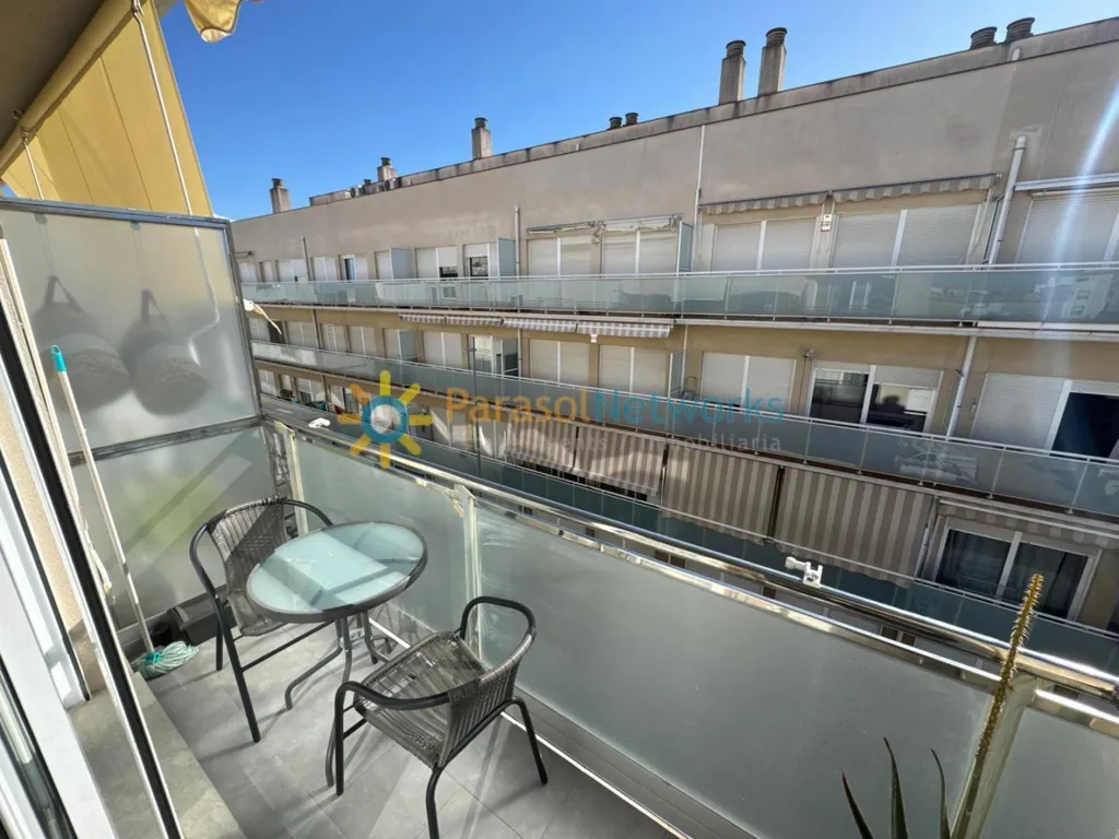 Rõdu - Renovated Apartment with Balcony in Nucli Urbà