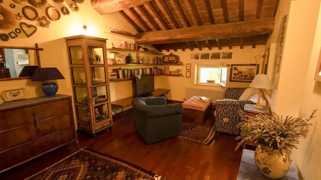 Elutuba - Restored Tuscan-Style Apartment in Siena