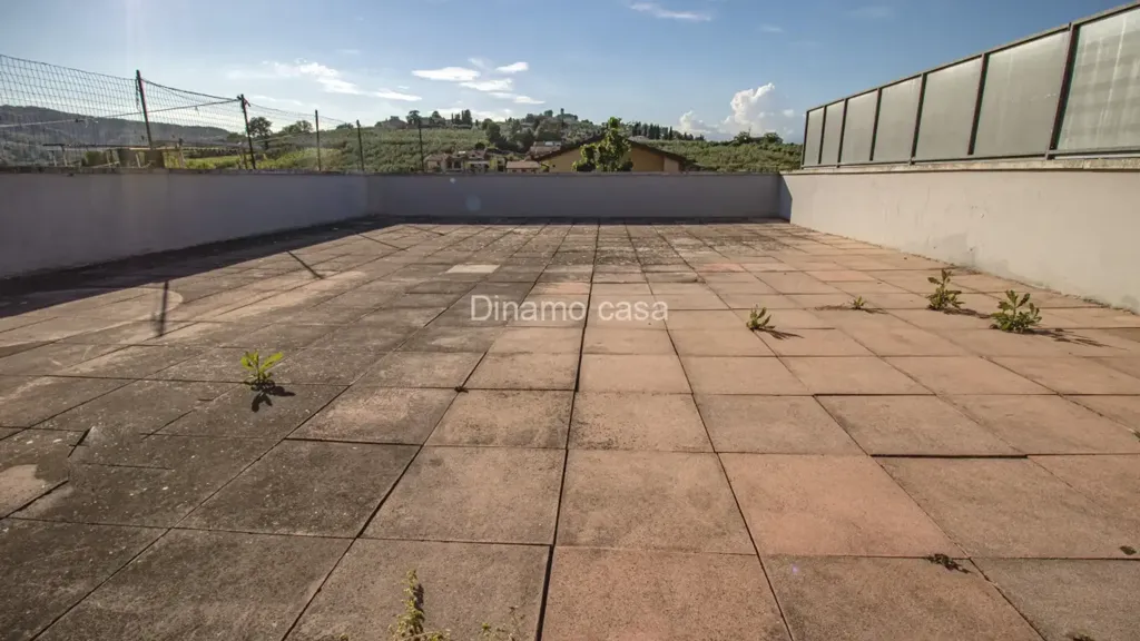 Terrasse - Apartment with Industrial Warehouse in Carmignano
