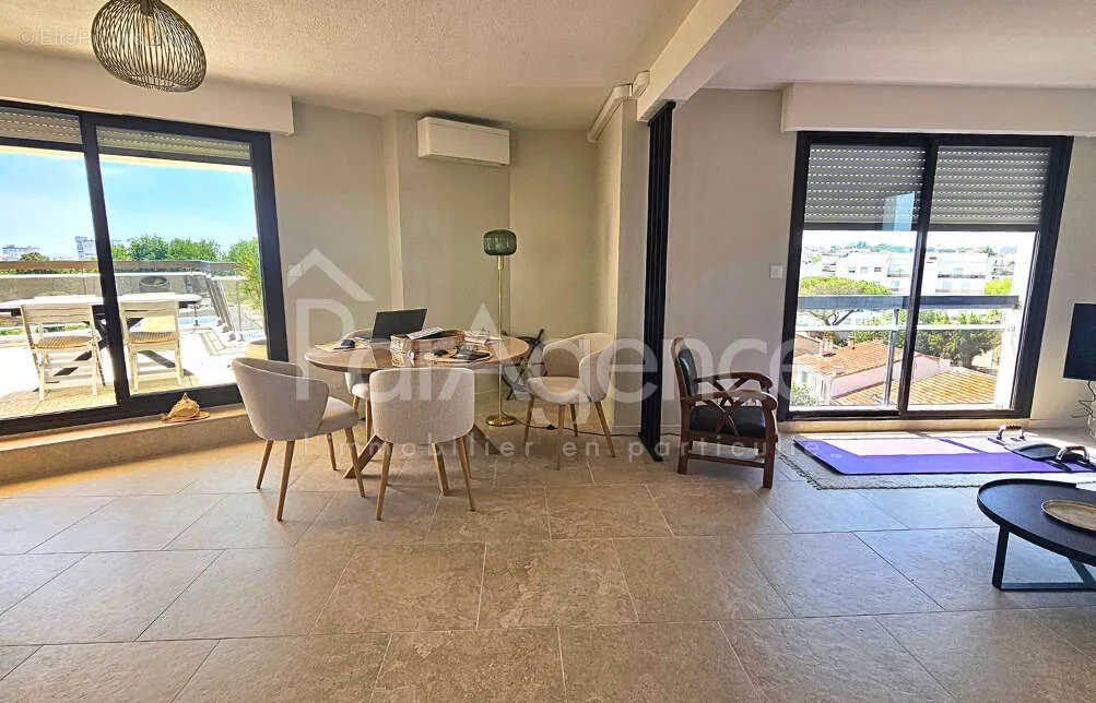 Elutuba - Penthouse with Panoramic Terrace in Royan