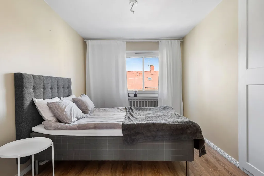 Chambres - Two-Bedroom Apartment with South-Facing Balcony in Teg