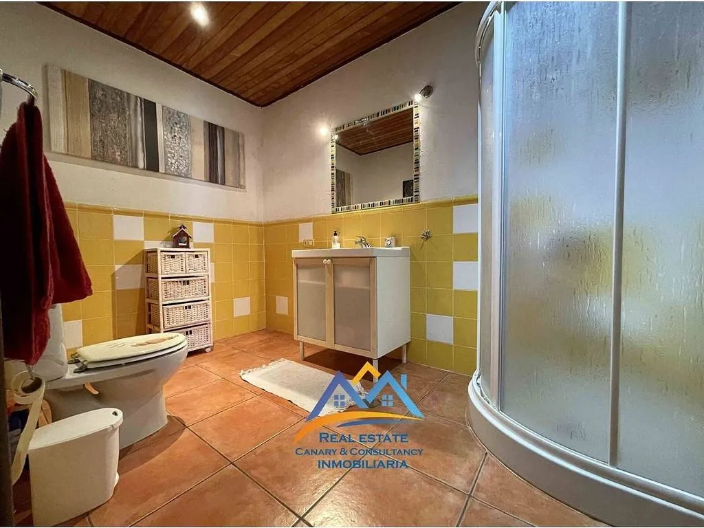 Salles de bain - Villa with Pool and Terrace in El Salobre