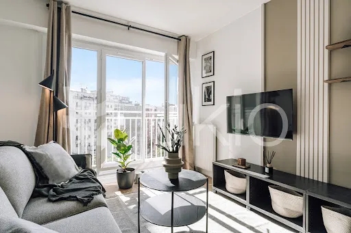 Séjour - Appartement Meublé avec Ascenseur à Paris 15e