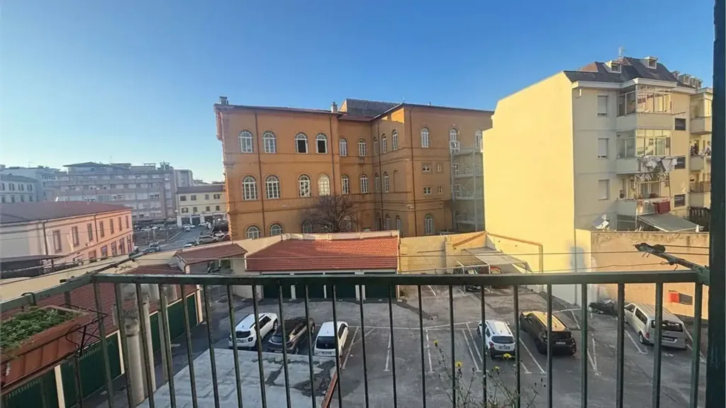 Balcon - Apartment with Balcony in Livorno Centre