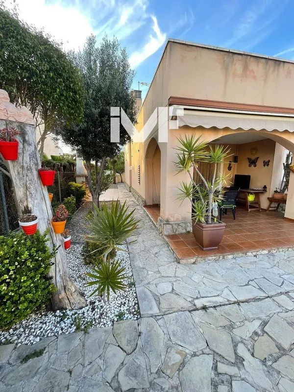 Terrasse - Chalet with Pool and Terrace in Miami Platja