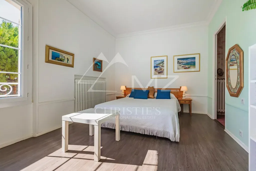 Bedrooms - Estate with Panoramic Views and Pool in Countryside