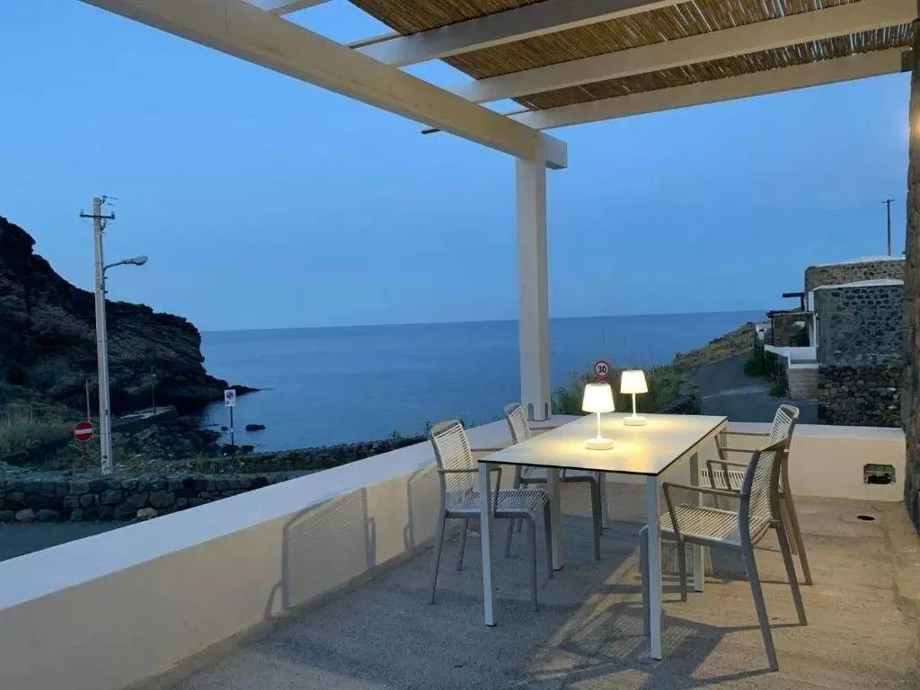 Terrass - Exclusive Cottage with Sea View in Pantelleria
