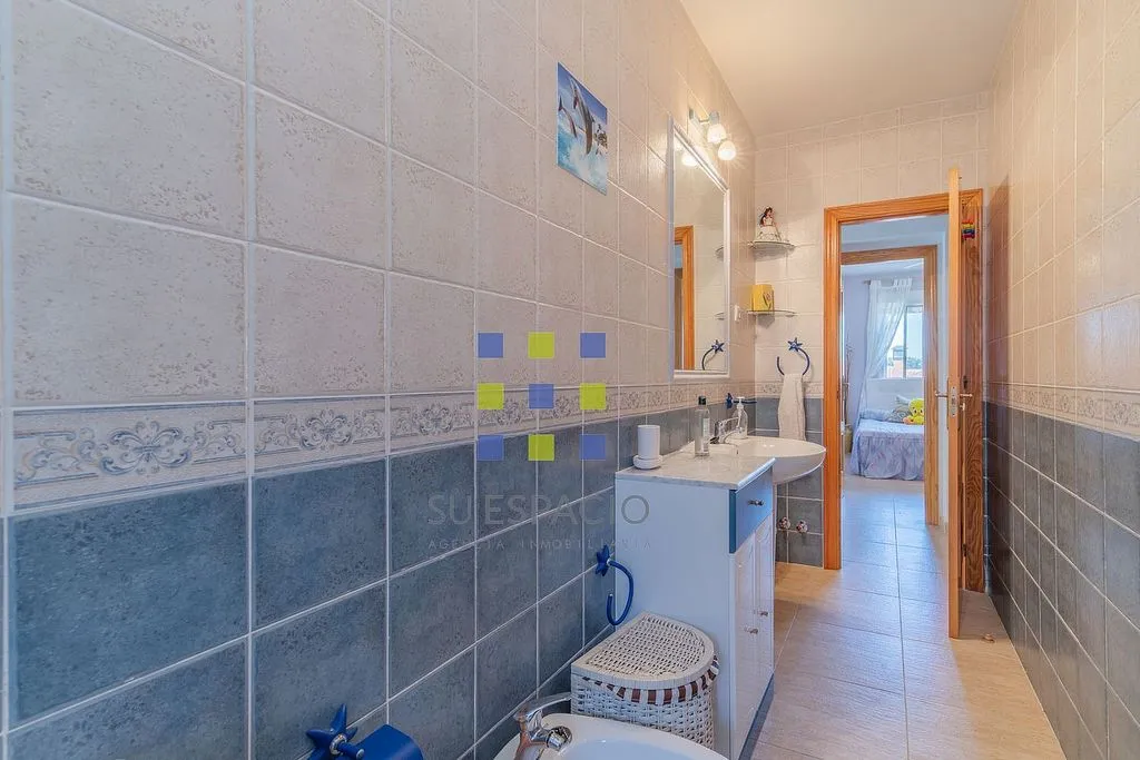 Bathrooms - Chalet with Pool in Méntrida