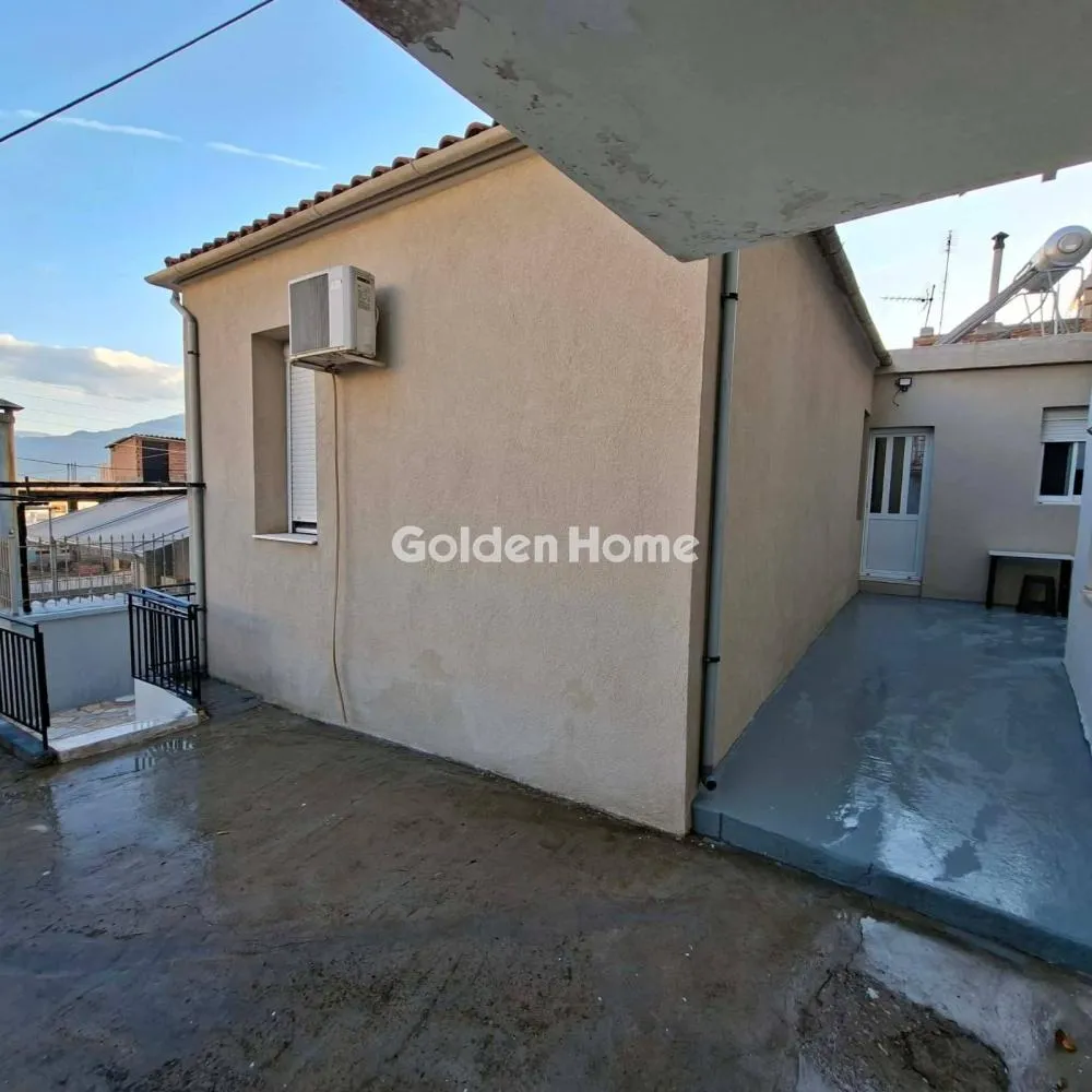 Terrace - Modernised Apartment with Garden in Lamia Centre