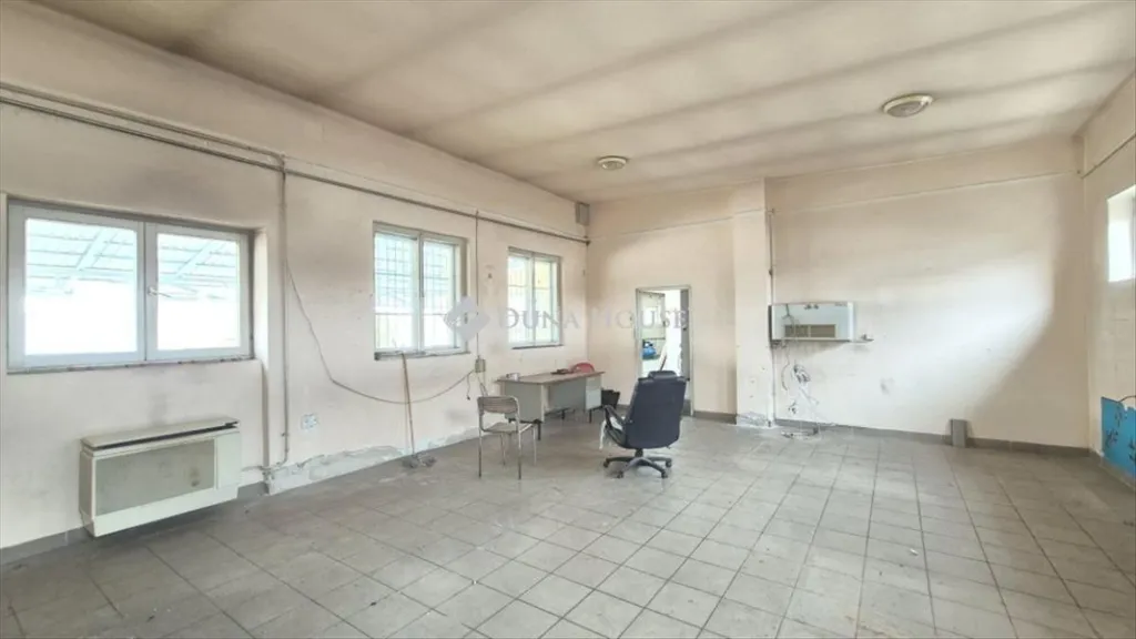 Office - Warehouse for Sale with Yard in Kecskemét