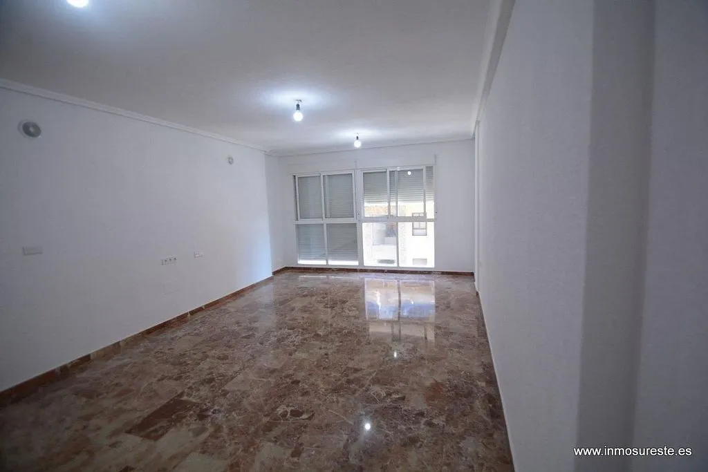 Pièces - Contemporary Flat with Private Patio in Orihuela