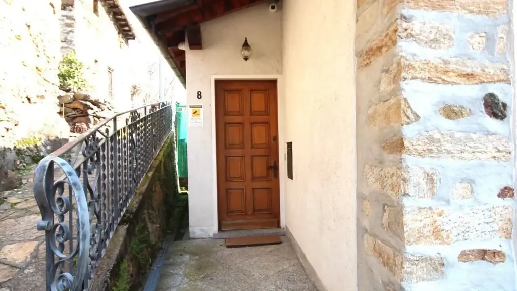 hallway_entrance