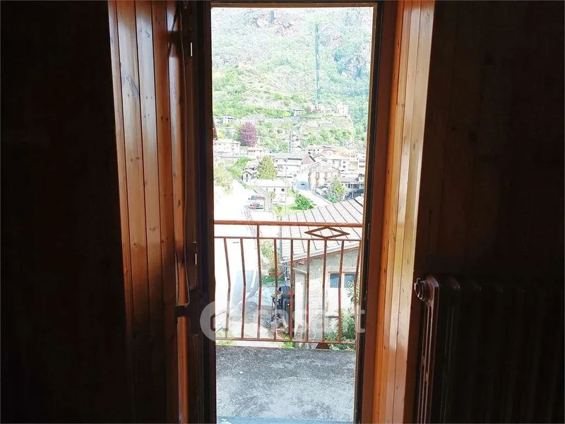 Balcon - Character House with Terraces in Pont-Saint-Martin